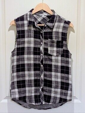 3/$30 EUC Acemi S Cotton Navy Blue and White Plaid Cutoff Sleeve Blouse